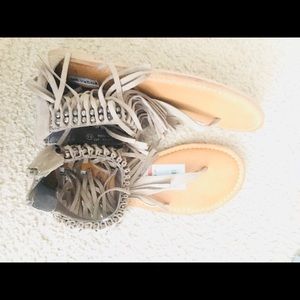 NEWW!!! NEVER BEEN WORN SANDALS ON SALE